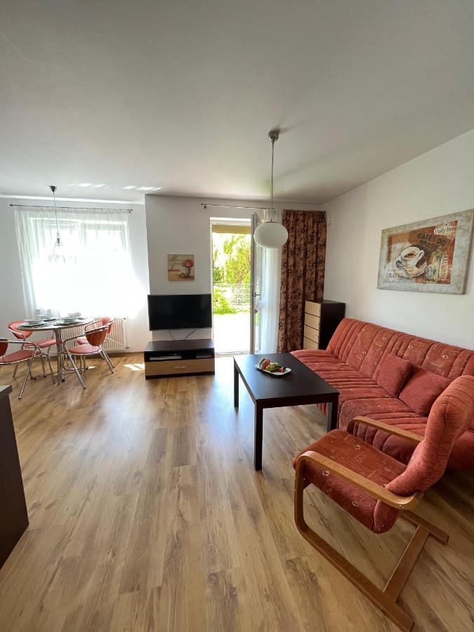 Apartament Z Garazem I Ogrodem Kolobrzeg Bagian luar foto