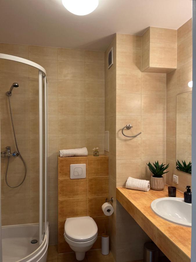 Apartament Z Garazem I Ogrodem Kolobrzeg Bagian luar foto