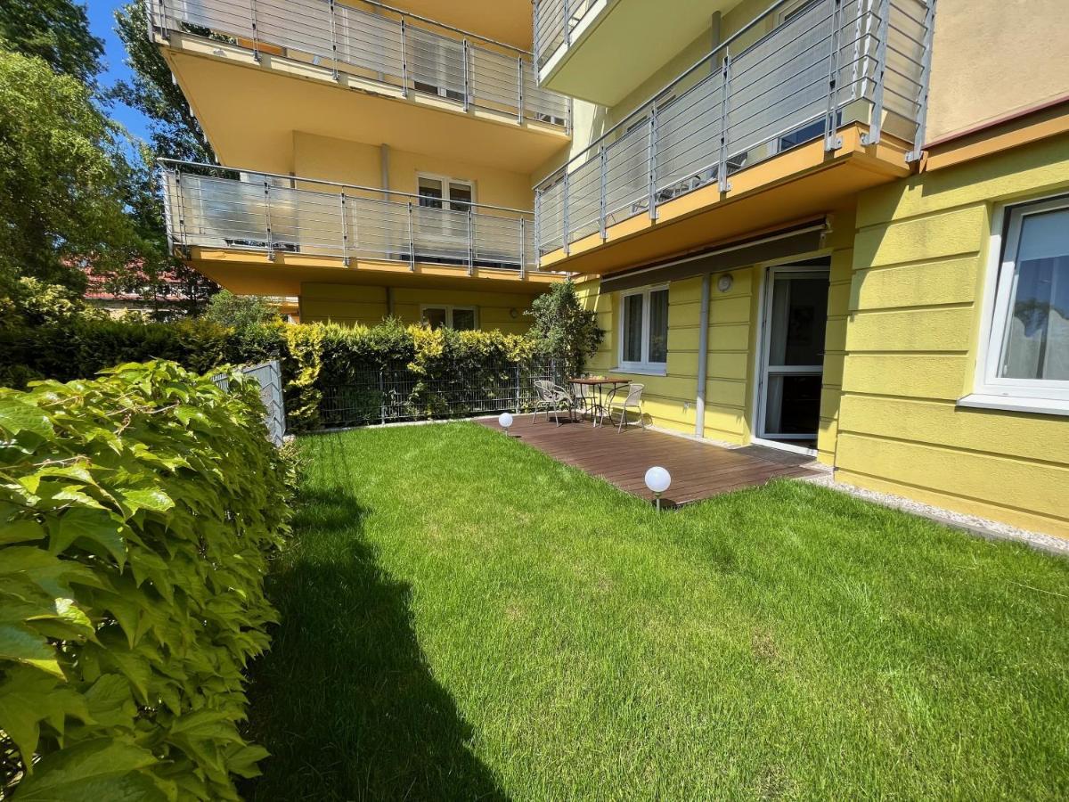 Apartament Z Garazem I Ogrodem Kolobrzeg Bagian luar foto