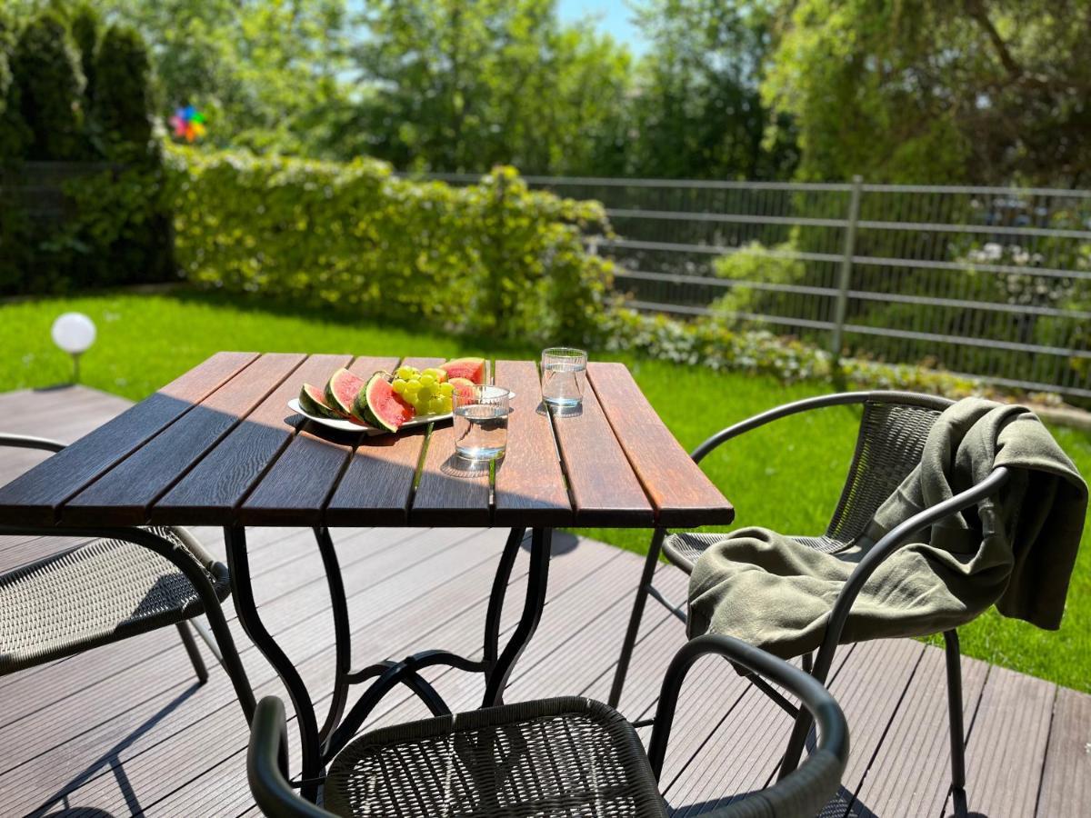 Apartament Z Garazem I Ogrodem Kolobrzeg Bagian luar foto