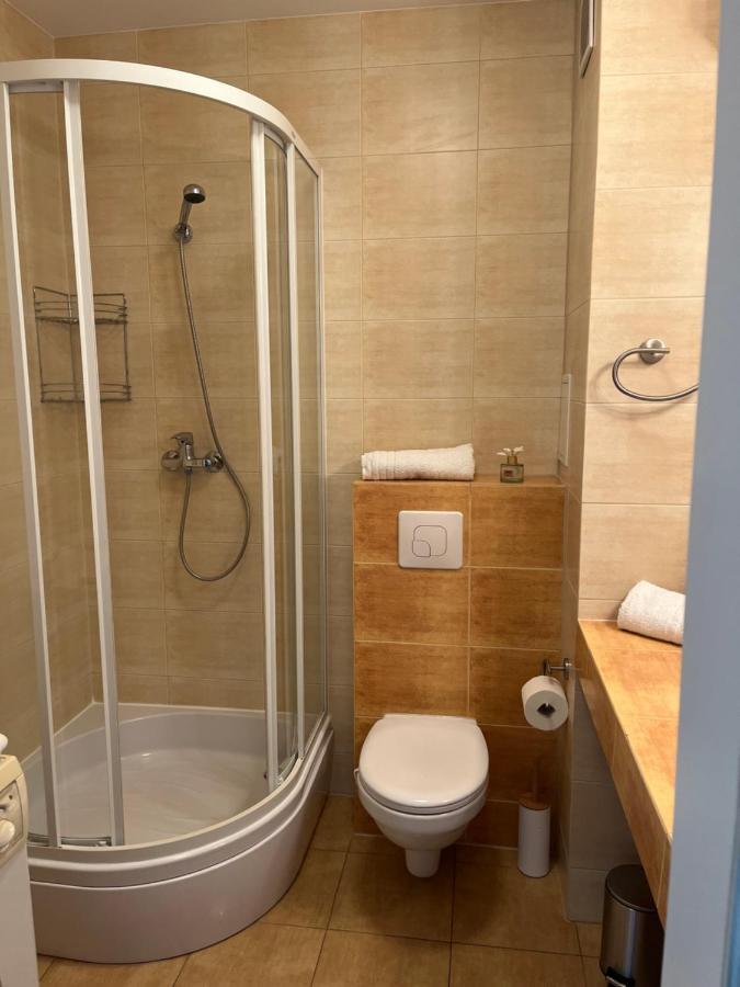 Apartament Z Garazem I Ogrodem Kolobrzeg Bagian luar foto