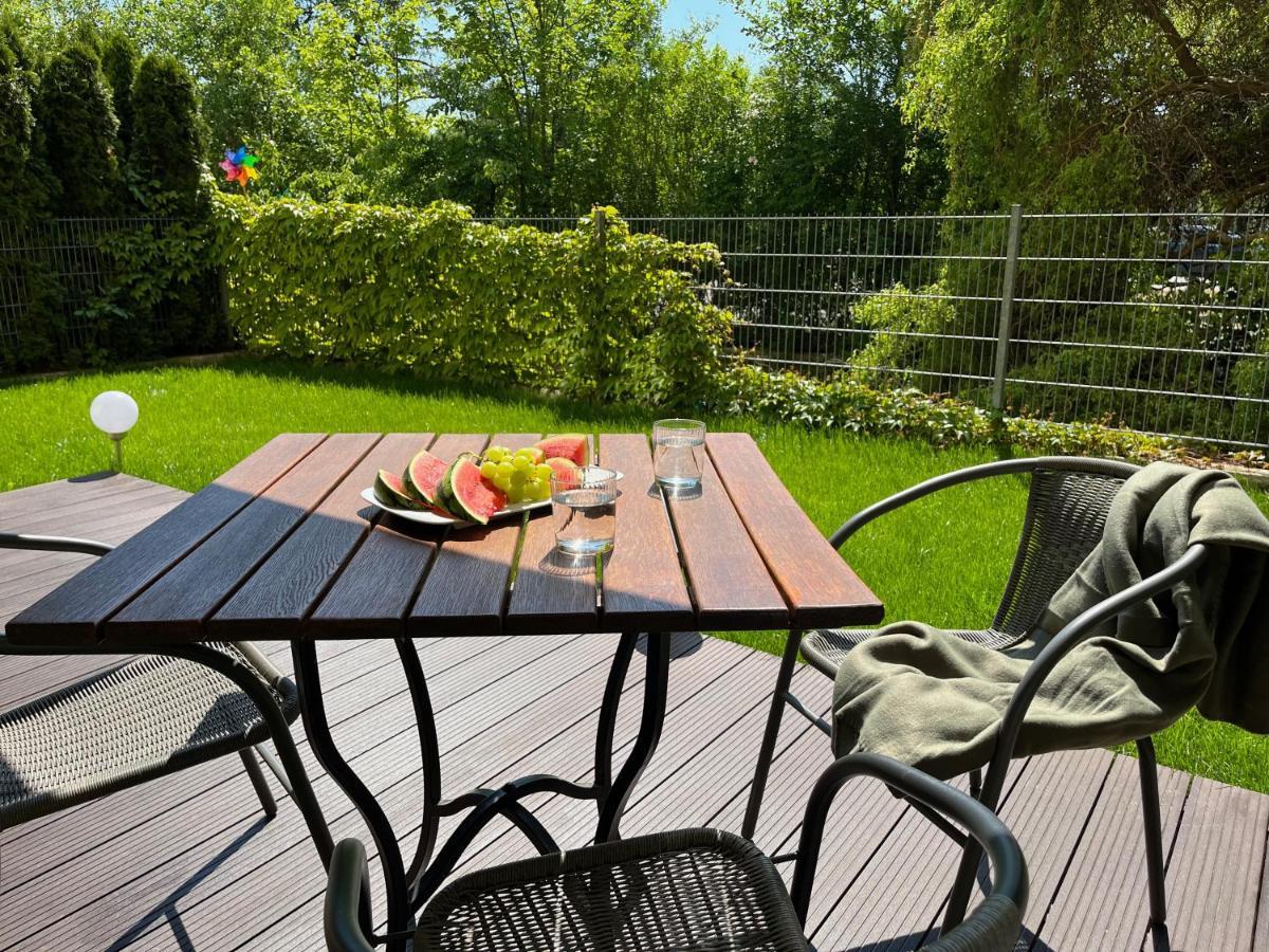 Apartament Z Garazem I Ogrodem Kolobrzeg Bagian luar foto