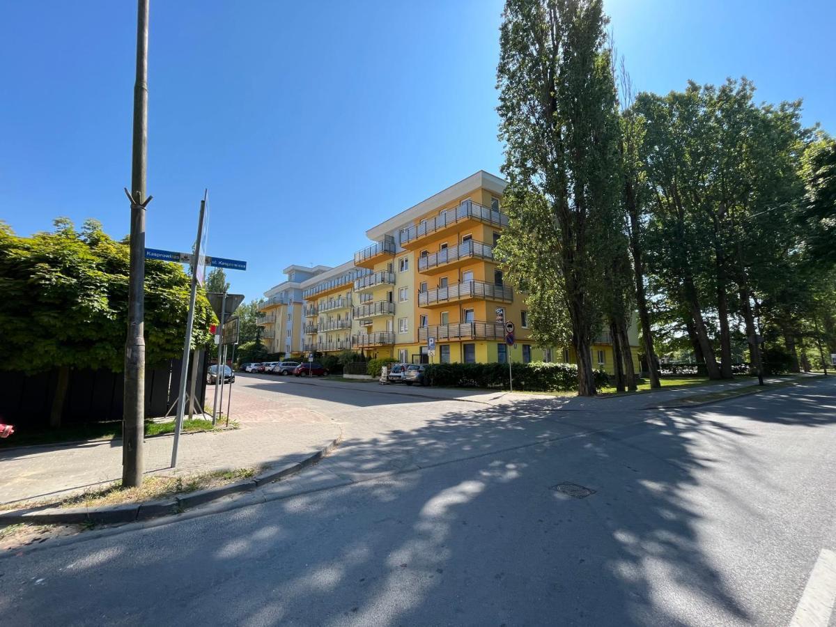 Apartament Z Garazem I Ogrodem Kolobrzeg Bagian luar foto